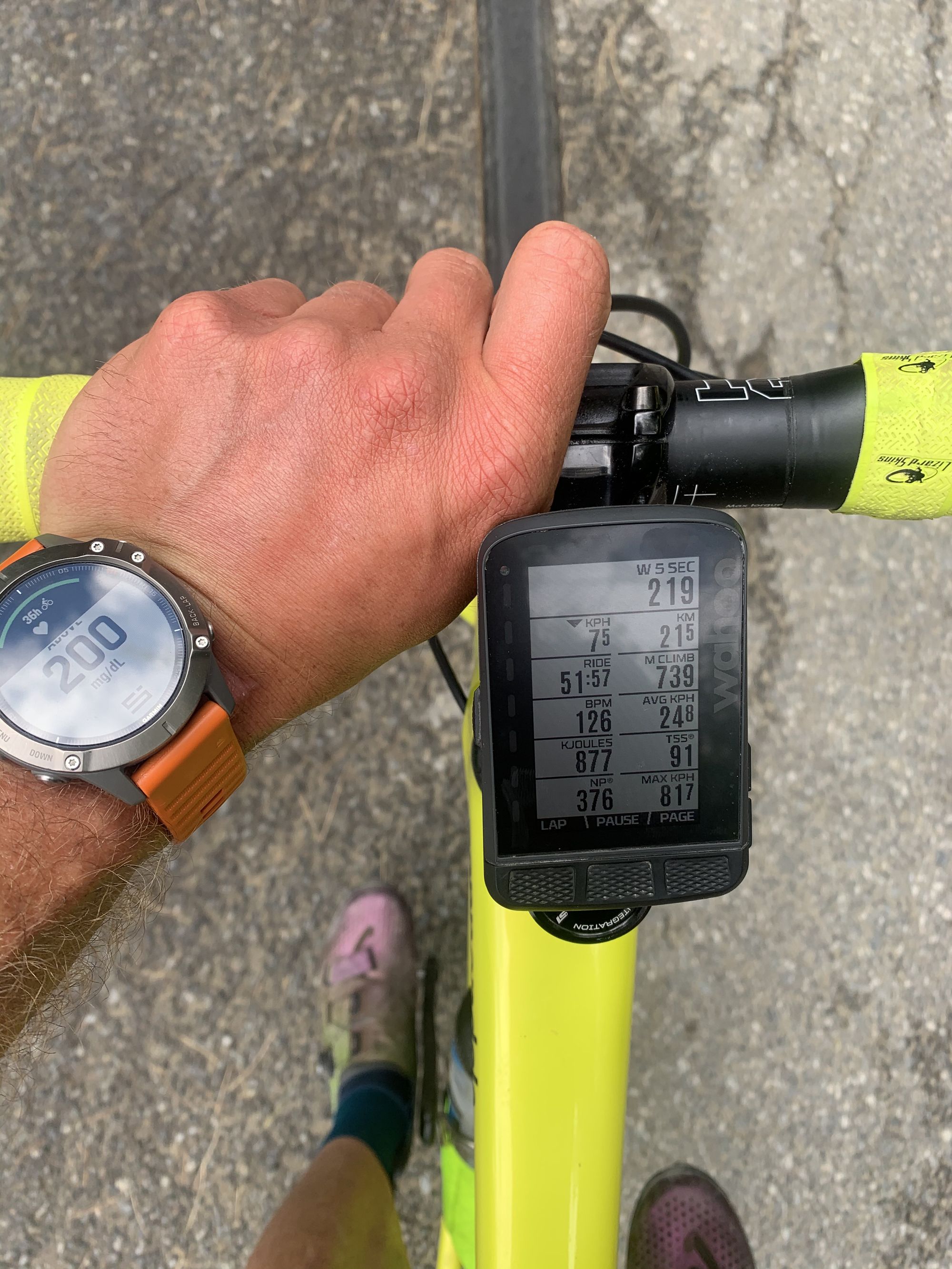 Cyclist Using Supersapiens Live Data to Make Fueling Decisions